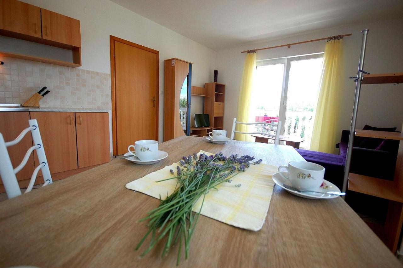 Apartments Novak By El-Pi Tours Malinska Ngoại thất bức ảnh