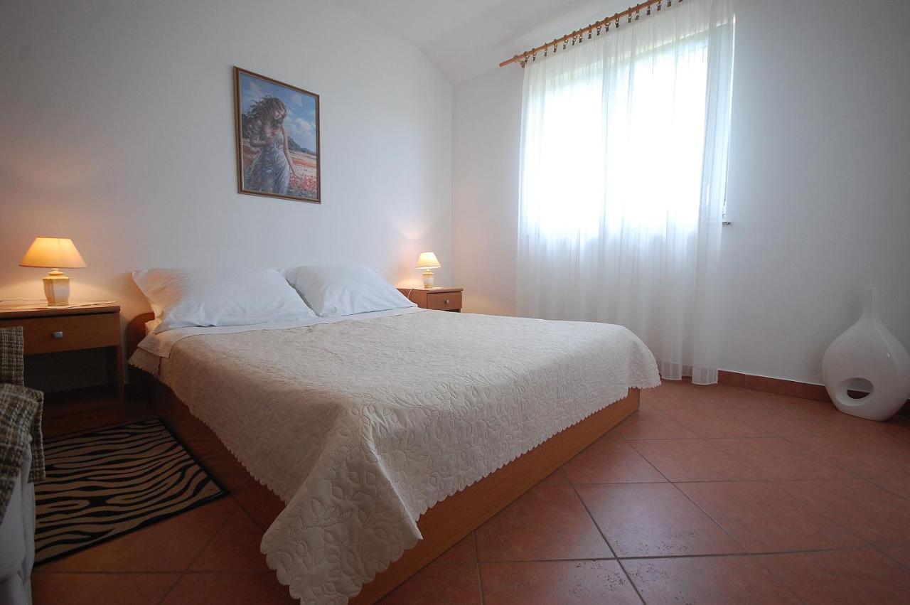 Apartments Novak By El-Pi Tours Malinska Ngoại thất bức ảnh